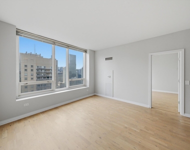 33 W Ontario Street - Photo Thumbnail 6