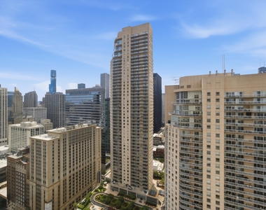 33 W Ontario Street - Photo Thumbnail 10