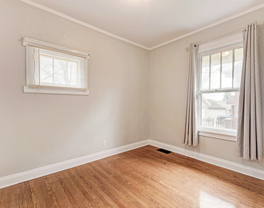 4915 Edward Avenue - Photo Thumbnail 10