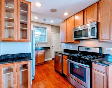 6146 N Ravenswood Avenue - Photo Thumbnail 9