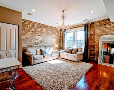 6146 N Ravenswood Avenue - Photo Thumbnail 1