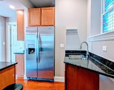 6146 N Ravenswood Avenue - Photo Thumbnail 10