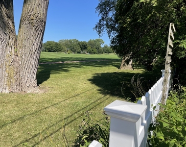2546 Laurel Lane - Photo Thumbnail 3
