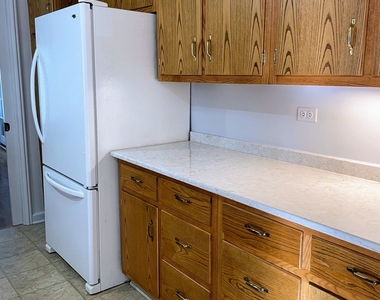 2546 Laurel Lane - Photo Thumbnail 13