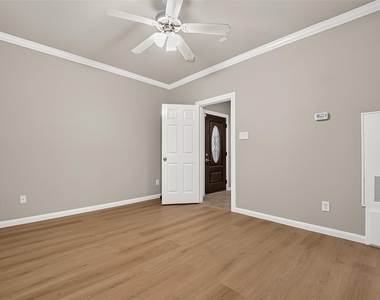 1513 Roy Street - Photo Thumbnail 27