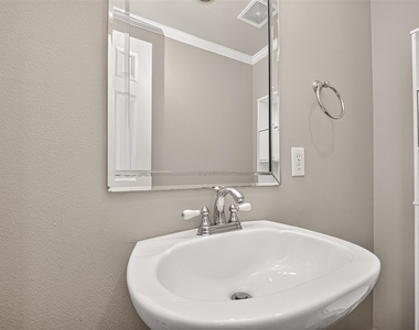 1513 Roy Street - Photo Thumbnail 24