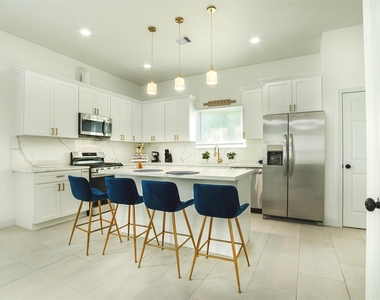 4114 Ward Street - Photo Thumbnail 4