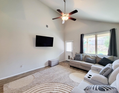 11432 Green Cay Lane - Photo Thumbnail 19