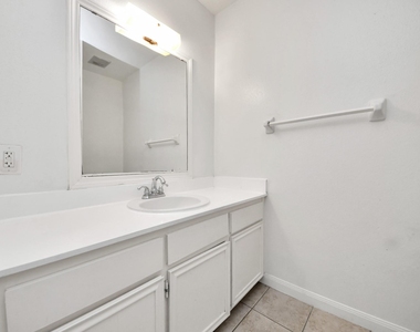 1701 Upland Drive - Photo Thumbnail 7
