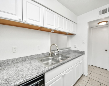 1701 Upland Drive - Photo Thumbnail 10
