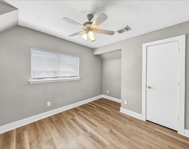 833 Lightningbug Lane - Photo Thumbnail 13