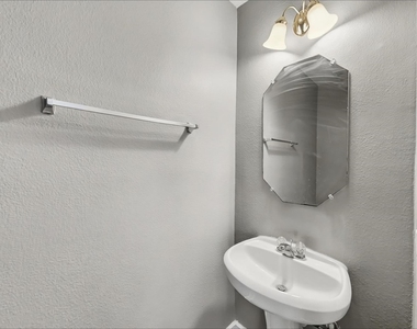 833 Lightningbug Lane - Photo Thumbnail 6