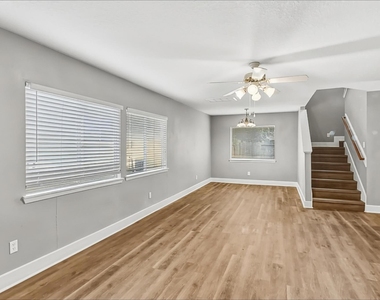 833 Lightningbug Lane - Photo Thumbnail 5