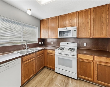 833 Lightningbug Lane - Photo Thumbnail 1