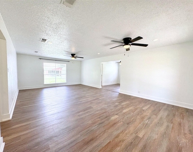 547 County Road 949e - Photo Thumbnail 17
