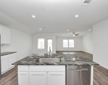 8614 Shumard Oak Drive - Photo Thumbnail 14