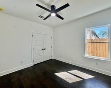 6928 Paris Street - Photo Thumbnail 5