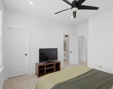 6833 Paris Street - Photo Thumbnail 15
