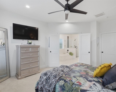 6833 Paris Street - Photo Thumbnail 18