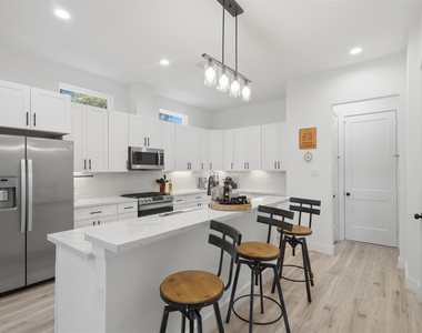 6833 Paris Street - Photo Thumbnail 8