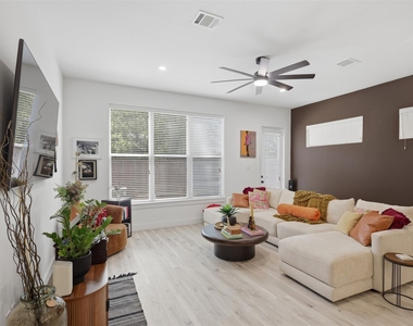 6833 Paris Street - Photo Thumbnail 3