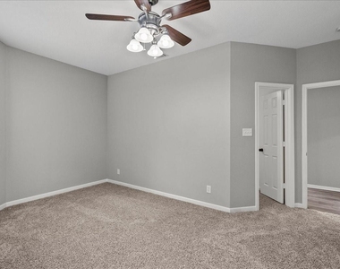 401 Paradise Drive - Photo Thumbnail 19