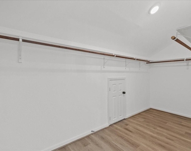 401 Paradise Drive - Photo Thumbnail 28