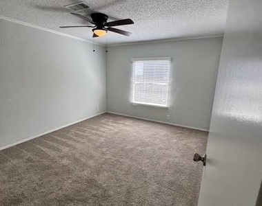 11930 Greenglen Drive - Photo Thumbnail 10