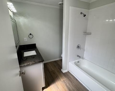11930 Greenglen Drive - Photo Thumbnail 13