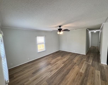 11930 Greenglen Drive - Photo Thumbnail 2