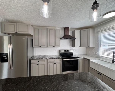 11930 Greenglen Drive - Photo Thumbnail 5