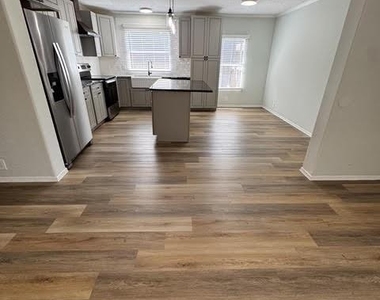 11930 Greenglen Drive - Photo Thumbnail 4