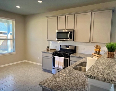 31418 Horseshoe Meadow Bend - Photo Thumbnail 6