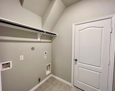 31418 Horseshoe Meadow Bend - Photo Thumbnail 23
