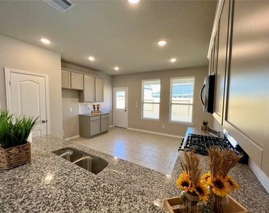 31418 Horseshoe Meadow Bend - Photo Thumbnail 7