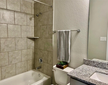 31418 Horseshoe Meadow Bend - Photo Thumbnail 16