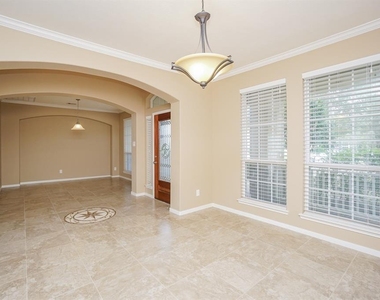 3211 London Lane - Photo Thumbnail 3