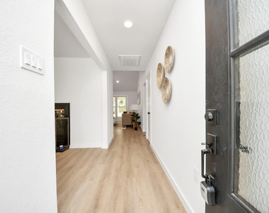 5946 Willowbend Boulevard - Photo Thumbnail 5