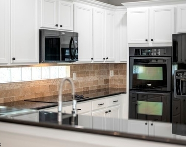 8490 Sumner Avenue - Photo Thumbnail 25