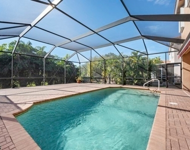 8490 Sumner Avenue - Photo Thumbnail 10