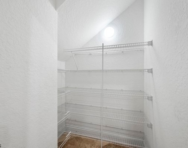 8490 Sumner Avenue - Photo Thumbnail 29