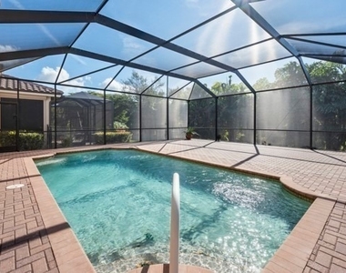 8490 Sumner Avenue - Photo Thumbnail 8