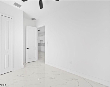 913 Ne 15th Lane - Photo Thumbnail 5