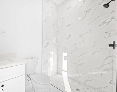 913 Ne 15th Lane - Photo Thumbnail 7