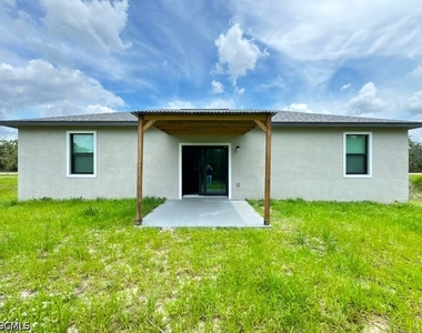 537 Greenbriar Boulevard - Photo Thumbnail 13