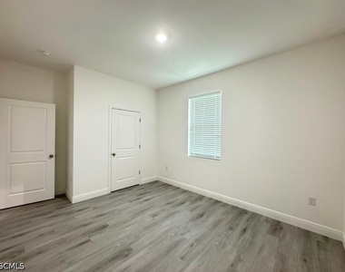 537 Greenbriar Boulevard - Photo Thumbnail 6