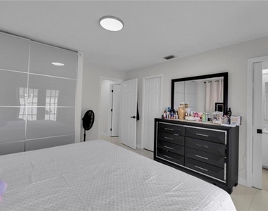 221 Ne 23rd Avenue - Photo Thumbnail 12