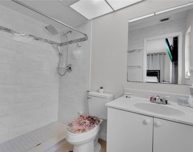 221 Ne 23rd Avenue - Photo Thumbnail 16