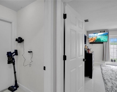 221 Ne 23rd Avenue - Photo Thumbnail 17