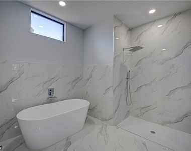 872 Spaulding Street E - Photo Thumbnail 18